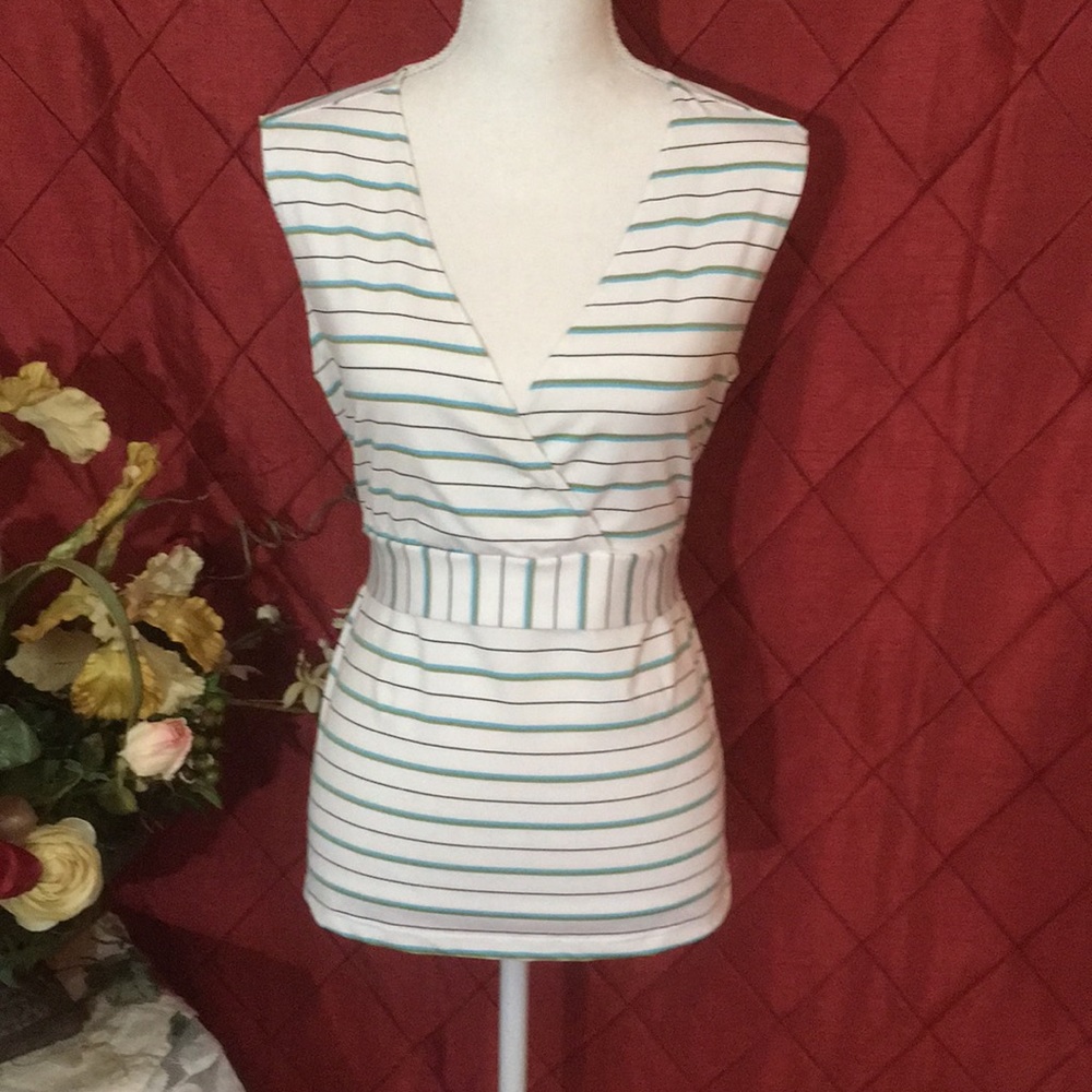 GORGEOUS tank top in EUC!